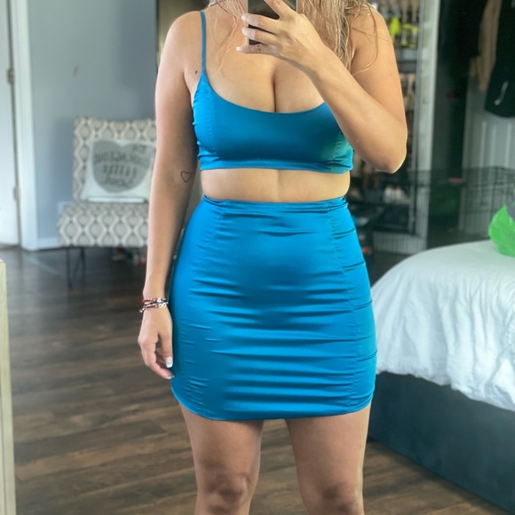 Beautiful Teal Set. New with tags, never worn just to try on, to small for me. - Picture 2 of 5